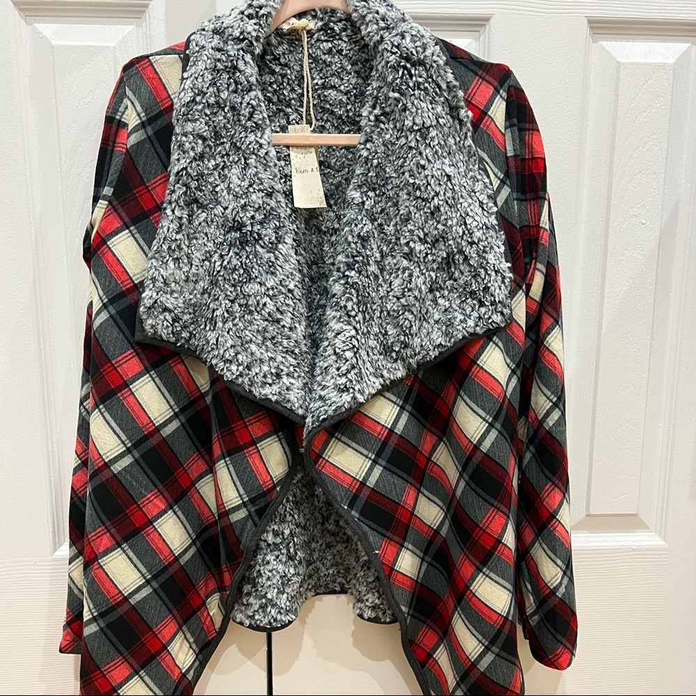 NWT HEM & THREAD PLAID SHERPA CARDIGAN IN SIZE MEDIUM